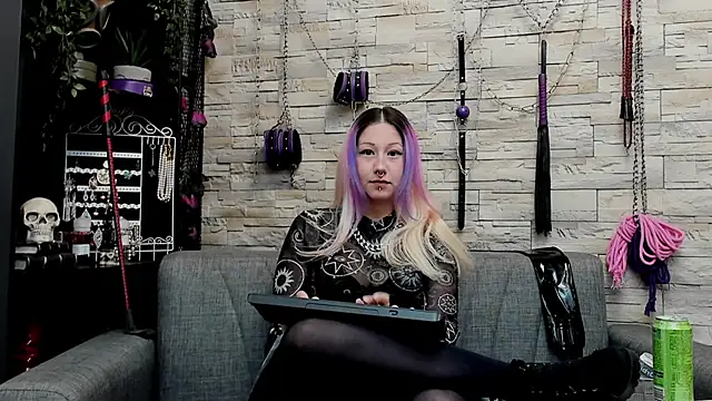 Snapshot of CruelMistress chatting on February 10, 2026, 12:53 am CruelMistress online show from February 10, 2026, 12:53 am