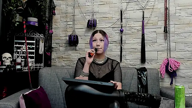 Snapshot of CruelMistress chatting on February 11, 2026, 12:43 am CruelMistress online show from February 11, 2026, 12:43 am