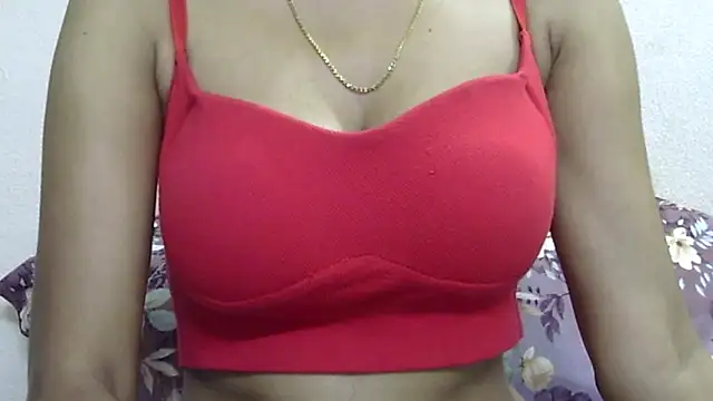 Snapshot of _FluffyHxney_ chatting on June 27, 2026, 6:14 pm FluffyHxney online show from June 27, 2026, 6:14 pm