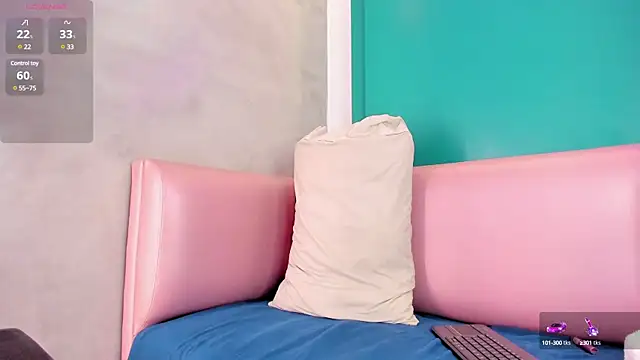 Emily Monroe  online show from March 6, 2025, 10:41 am