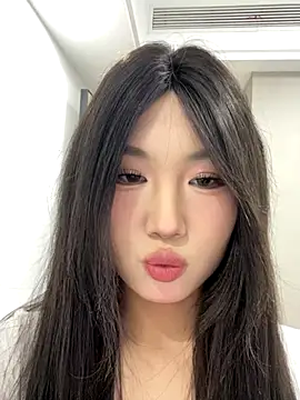 xyebobs online show from November 17, 2025, 4:44 pm