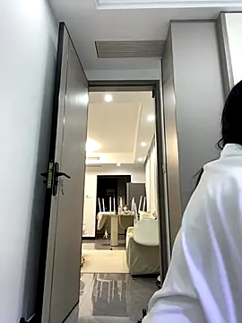 xyebobs online show from December 19, 2025, 1:02 pm