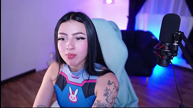 myeimmy 33 online show from March 12, 2026, 10:36 pm