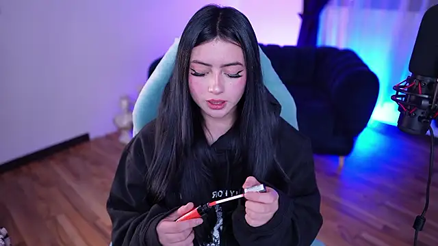 myeimmy 33 online show from March 7, 2026, 10:15 pm