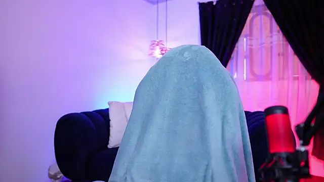 myeimmy 33 online show from April 18, 2026, 3:25 pm