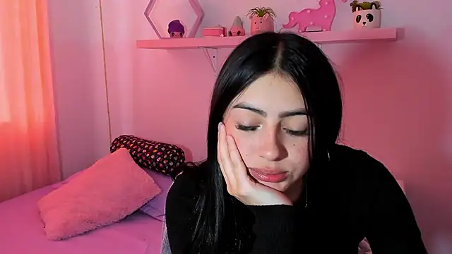 myeimmy 33 online show from February 6, 2025, 7:07 pm