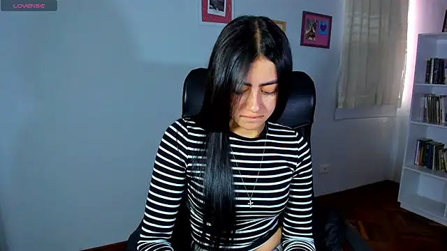 myeimmy 33 online show from February 17, 2025, 3:55 pm