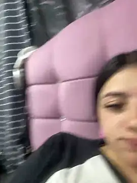 myeimmy 33 online show from January 14, 2025, 11:37 pm