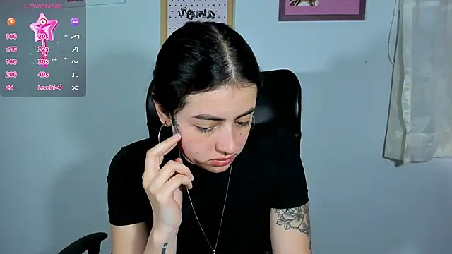 myeimmy 33 online show from February 28, 2025, 6:09 pm