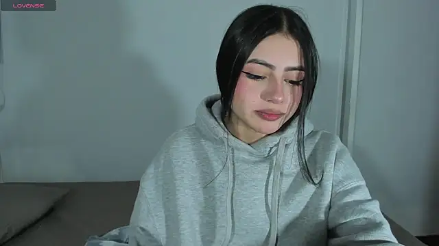 myeimmy 33 online show from February 7, 2025, 4:03 pm