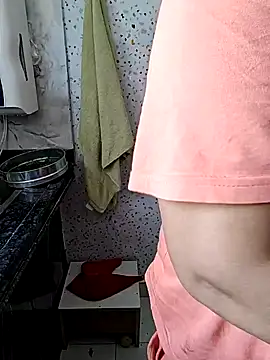 milf-kaira online show from January 22, 2025, 4:23 am