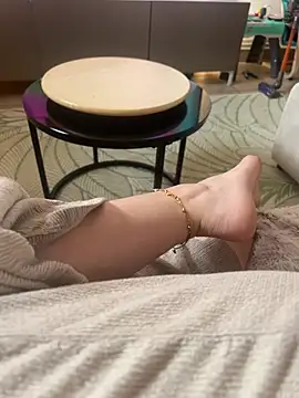 Petite moi online show from February 21, 2026, 10:28 am