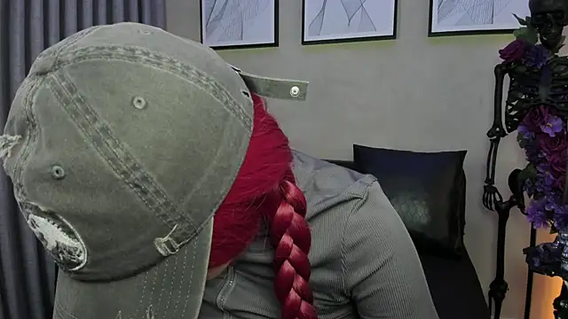 Morgan Hilll  online show from October 19, 2025, 11:57 am