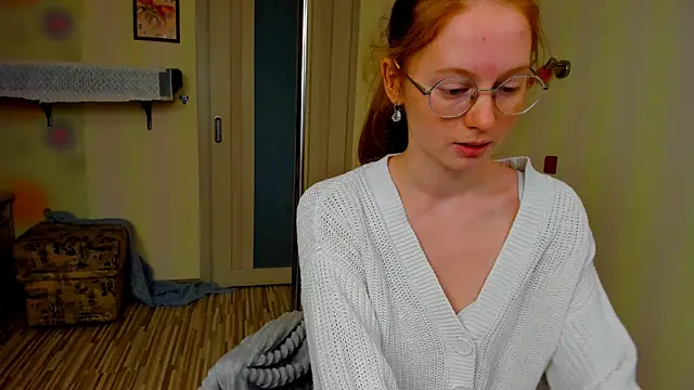 Fire Luna online show from October 6, 2025, 4:46 am