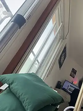 AlaskaLover online show from April 9, 2026, 8:42 am