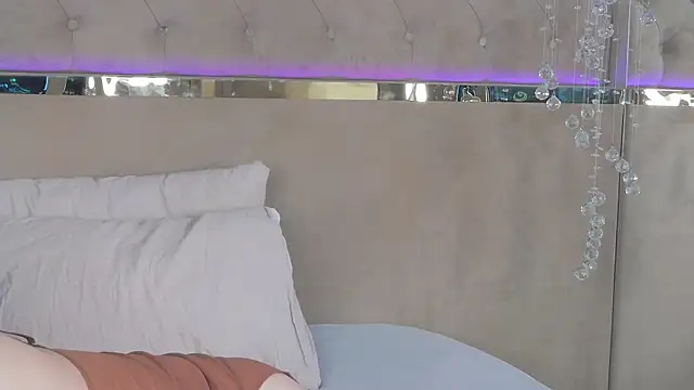 IreneRaye online show from March 23, 2025, 8:04 am