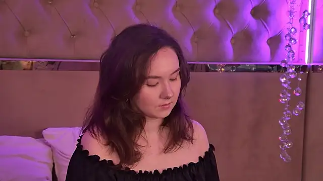 IreneRaye online show from October 28, 2025, 7:51 am