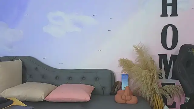 carolayrosse online show from December 17, 2025, 5:01 am