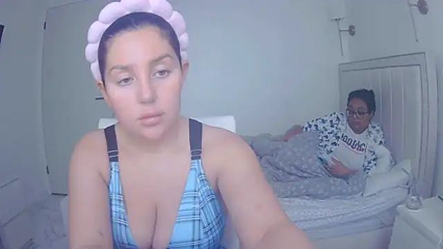 Snapshot of vanilla_chocolate23 chatting on February 24, 2026, 9:32 am vanilla chocolate23 online show from February 24, 2026, 9:32 am