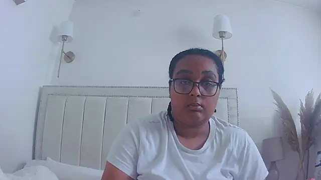 vanilla chocolate23 online show from October 9, 2025, 8:15 am