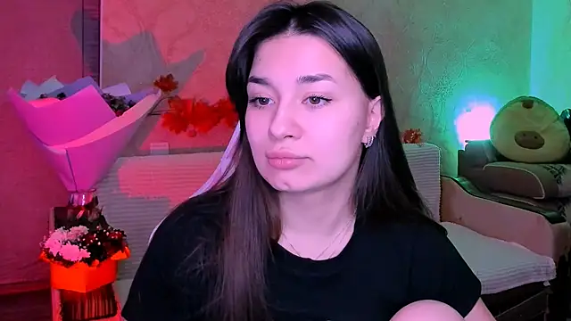 Snapshot of Swee_Alicee chatting on February 19, 2025, 1:06 pm Swee Alicee online show from February 19, 2025, 1:06 pm