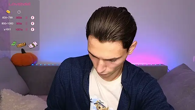 denlover1 online show from October 6, 2025, 1:34 pm