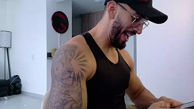 tony muscle online show from September 30, 2025, 9:43 pm