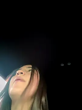 AhriCutte online show from November 4, 2025, 5:06 pm