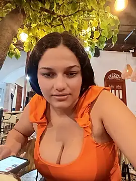 girl milk1 online show from November 18, 2025, 11:26 pm