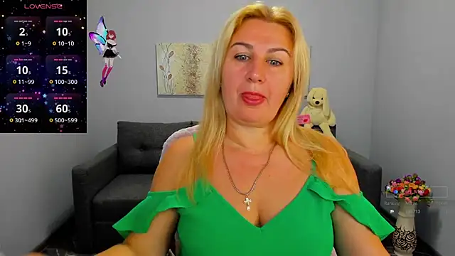 Lili Crossi online show from September 16, 2025, 5:41 am