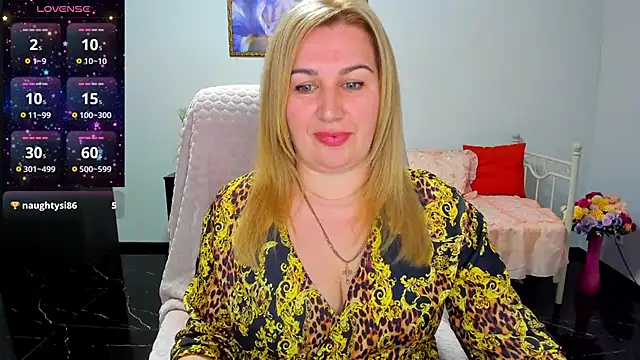 Lili Crossi online show from March 10, 2025, 6:49 am