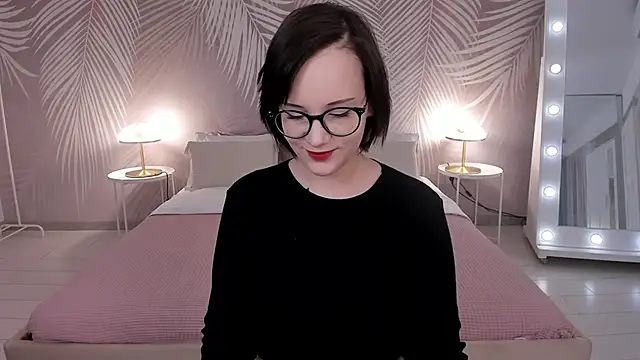 StellaGloww online show from March 21, 2025, 5:11 am