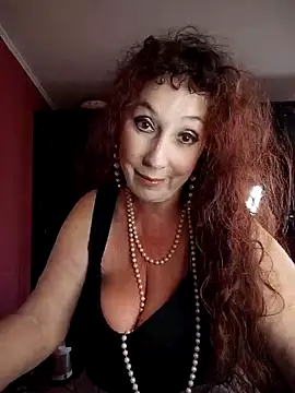 Snapshot of GypsyEsmeralda chatting on September 10, 2025, 1:10 pm GypsyEsmeralda online show from September 10, 2025, 1:10 pm