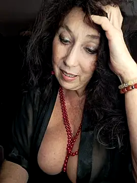 Snapshot of GypsyEsmeralda chatting on October 14, 2025, 3:56 pm GypsyEsmeralda online show from October 14, 2025, 3:56 pm