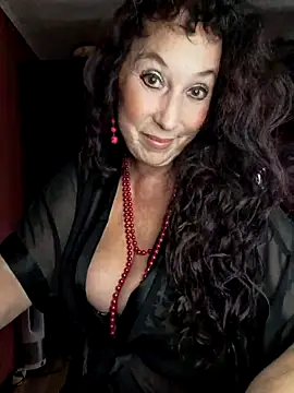 Snapshot of GypsyEsmeralda chatting on October 17, 2025, 1:02 pm GypsyEsmeralda online show from October 17, 2025, 1:02 pm