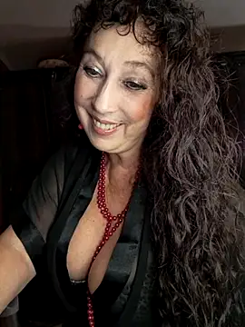 Snapshot of GypsyEsmeralda chatting on October 13, 2025, 11:45 am GypsyEsmeralda online show from October 13, 2025, 11:45 am