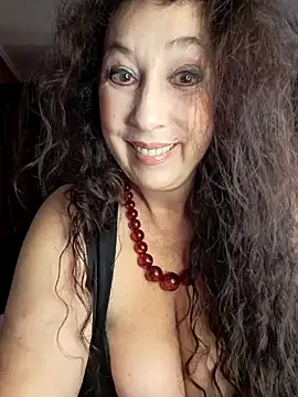 Snapshot of GypsyEsmeralda chatting on October 19, 2025, 7:11 am GypsyEsmeralda online show from October 19, 2025, 7:11 am