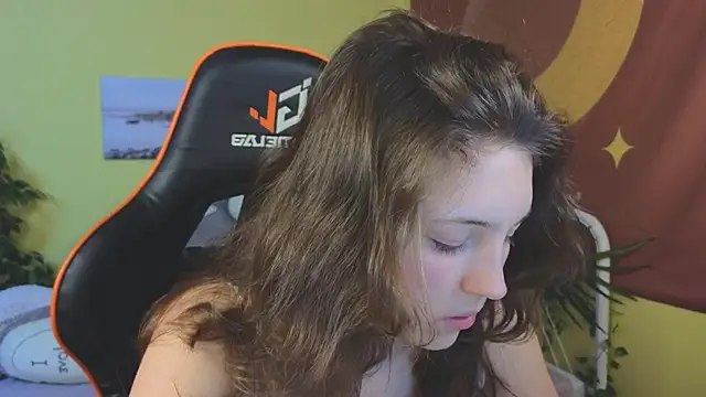 cherry lea online show from February 6, 2025, 6:02 pm