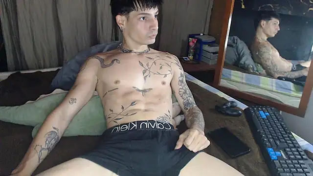 Apolo Hidalgo01 online show from April 12, 2026, 11:19 pm