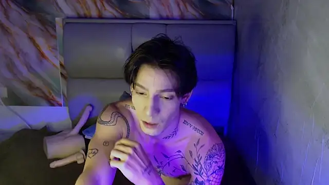 Apolo Hidalgo01 online show from October 1, 2025, 8:02 pm