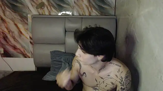 Apolo Hidalgo01 online show from October 19, 2025, 3:20 am