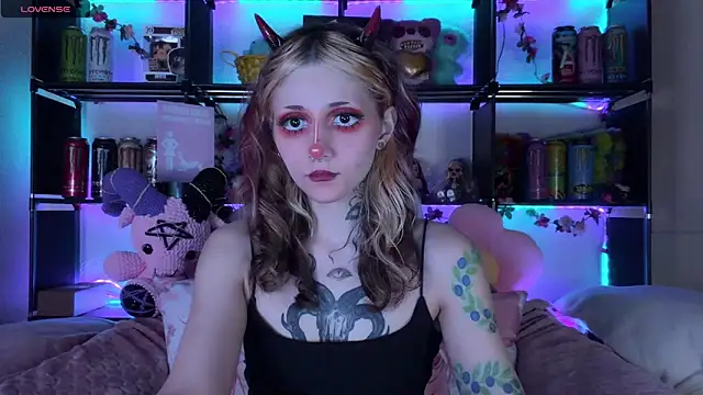 Snapshot of _Devill_Baby chatting on May 21, 2026, 8:17 pm Devill Baby online show from May 21, 2026, 8:17 pm