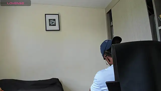 AdonisKnight online show from September 15, 2025, 3:34 pm