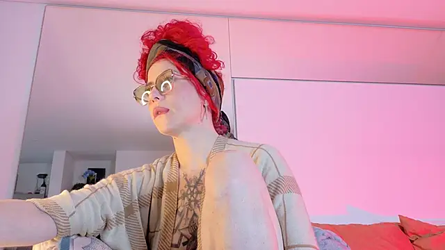 Borbala Iggy online show from October 5, 2025, 7:26 pm