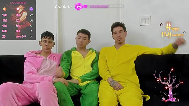 StrawwBoys online show from November 2, 2025, 10:20 am