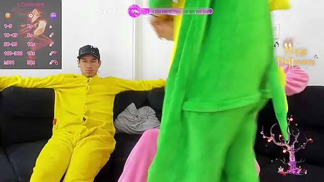 StrawwBoys online show from November 7, 2025, 10:53 am