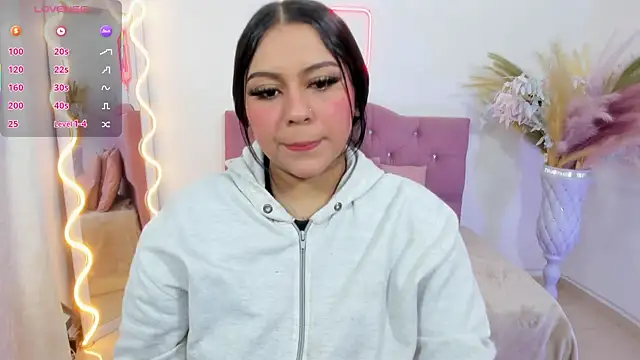 kendra tay online show from November 29, 2025, 3:06 am