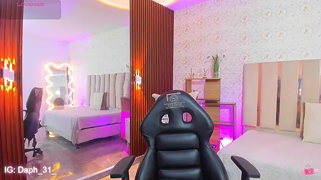 Daphnne tay online show from October 1, 2025, 3:11 am