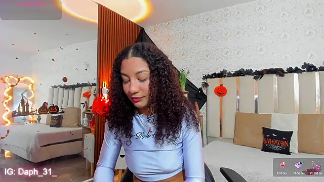 Daphnne tay online show from October 20, 2025, 3:30 am