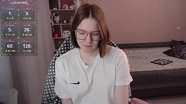 CassieJuice69 online show from October 22, 2025, 5:45 pm